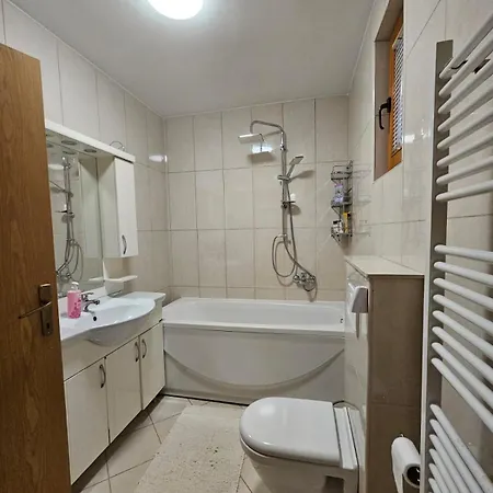 Anni サラエヴォ